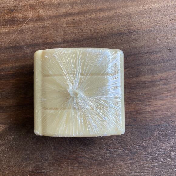 Vintage Yves Saint Laurent YSL Opium Perfumed Bath Soap 1.9 oz Travel Size New - Picture 2 of 3